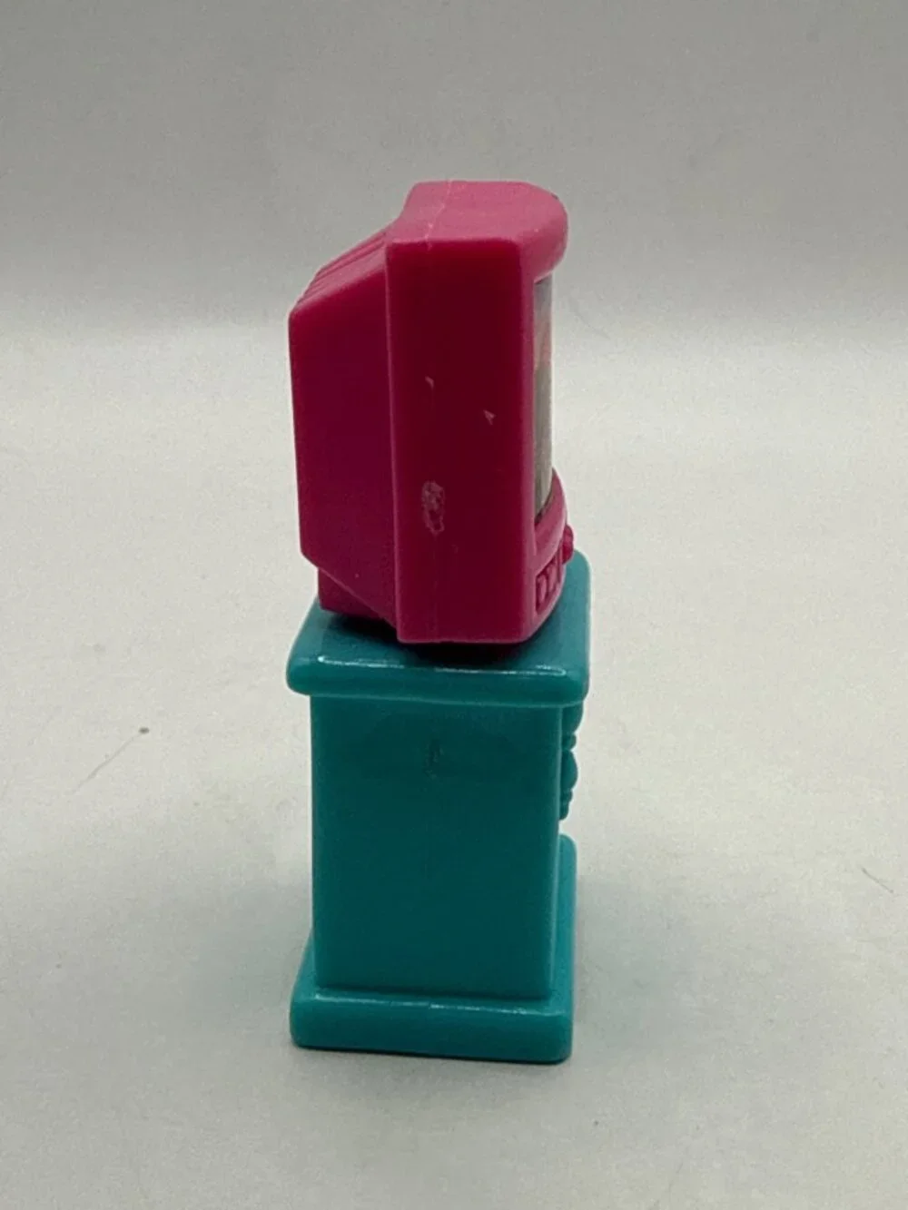 Vintage Fisher Price Sweet Streets Dollhouse TV Pink Teal Y2K Toy Aesthetic